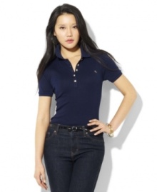 Rendered for a classic, feminine fit in smooth cotton jersey, the iconic petite Lauren by Ralph Lauren polo is finished with gleaming golden metal buttons for a glamorous touch.