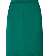 Lustrous in emerald green, No.21s satin skirt guarantees a festive edge to your outfit - Fitted waist, inverted back pleating, hidden back zip - A-line silhouette - Wear with feminine silk tops and sparkly accessories for cool weather cocktails