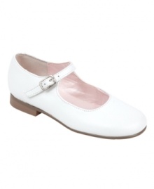 Give her feet star treatment with these classically cute Mary Jane shoes from Nina.