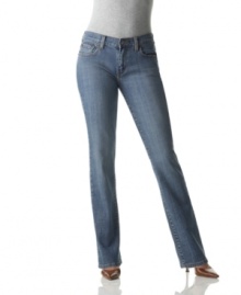 In a classic straight leg, make these Levi's 505 jeans - available in short, regular, and long - your denim staple!