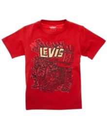 You are what you wear. He can sport a modern look with an all-American touch thanks to this Levi's graphic tee.