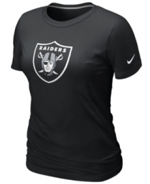 Team player. Show support for your favorite football team in this Oakland Raiders NFL t-shirt from Nike.