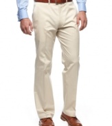 In a smooth, easy finish, these pants from Kenneth Cole Reaction is a must-have for the modern man.