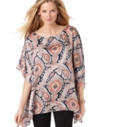 Stylishly slouchy, this paisley-printed MICHAEL Michael Kors tunic looks effortlessly chic with skinny jeans or leggings!