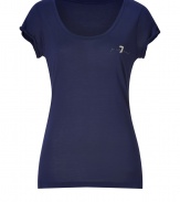 Easy and chic with an embroidered logo at the chest, Seven for all Mankinds deep blue scoop neck tee is an effortless cool choice - Scoop neckline, cap sleeves, curved hemline, longer back - Form-fitting - Wear with lounge pants, a hoodie and sneakers