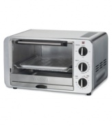 Add another cooking option to your countertop. This toaster oven from Waring is impressive in brushed steel, cooking food to perfection with convection, bake and broil functions. One-year warranty. Model TCO600.