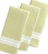 Throw in this towel & simplify the way your kitchen works. Made from a 100% cotton waffle weave, this stylish set adds a dash of color and a dose of versatility. Highly absorbent and durable, each towel is on the ready to tackle spills, messes and whatever comes the way of your busy kitchen!