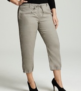 A clean silhouette and updated classic cargo details elevate these Eileen Fisher cropped linen pants. Pair with a billowy blouse and flats for effortlessly chic office attire.