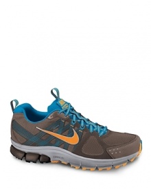 Ideal for neutral runners, these casual Nike sneakers blend the cushioning, ride and fit of the Pegasus+ 28 with the durability and traction of a trail shoe.