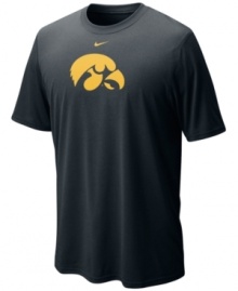 Keep team spirit rolling with this Iowa Hawkeyes NCAA t-shirt from Nike.