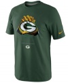 Have a hand in pumping up support for your favorite football team with this Green Bay Packers NFL t-shirt from Nike.