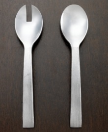 Redefining sophistication, Vera Wang marries modern geometry and classic elegance with the Vesta 2-piece salad serving set. Simple shapes and traditional ribbing detail combine for a unique, segmented pattern.