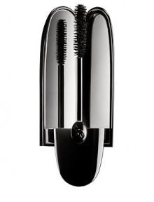 Introducing Guerlain's Noir G set, which includes the Noir G mascara plus its refill. The New Noir G is the first mascara to combine the extravagant luxury of a jewel case with an extraordinary formula that will volumize, lengthen and curl your lashes. Pull on the case and with a click, the hidden mirror is revealed. Like a magic wand, the ground-breaking Noir G goes one step further with a refillable wand applicator.