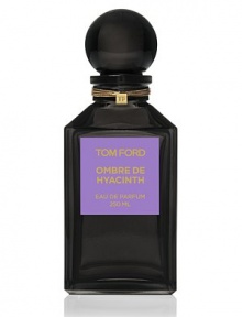 Sophisticated. Voluptuous. Passionate. Ombre de Hyacinth creates bewitching tension as hyacinth cloaks its voluptuous beauty behind cool, aristocratic finery. 8.4 oz. 