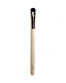 A short, tapered brush designed for blending eye shades. Made of luxuriously soft pony hair.