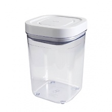 The perfect pet food container for your fuzzy friend, with rounded corners for easy pouring and a simple pop-up lid, keeps your kitchen organized and running smoothly.