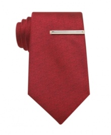 Add visual texture and interest to your dress wardrobe with this Alfani tie.