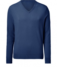 A luxury essential in timeless classic navy, Ralph Laurens super soft cashmere pullover counts as a multi-season must - V-neckline, long sleeves, fine ribbed trim - Contemporary slim fit - Wear over shirts or tees with jeans, cords or chinos