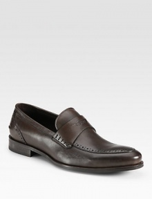 Slip-on leather loafer with embroidered signature logo detail.Leather upperPadded insoleLeather soleMade in Italy