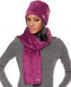 Feel fabulous in fleece with this cozy thermal scarf from The North Face. Perfect for ultra-cold days and nights - check out its matching hat!