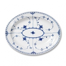 The elegant Blue Fluted Half Lace collection was launched in 1775. The Blue Fluted pattern offers much more than a dinner service. It also includes a large selection of striking accessories that will be enjoyed by anyone with an affinity for classic design.