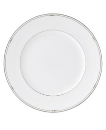 Set a sumptuous table with luxurious Precious Platinum dinner plates from Royal Doulton's dinnerware and dishes collection. Intertwining platinum lines and raised, dotted accents create a sophisticated, segmented design.