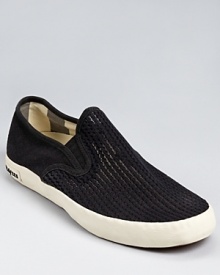 Can't take the heat? Stay cool in Seavee's comfy mesh slip on, detailed with check lining and side gore closure