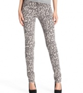 With an allover leopard print, these Else Jeans skinny jeans are a hot fall must-have!