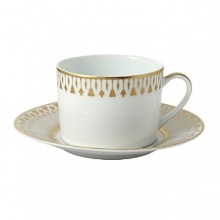 Hailing from the legendary region of Limoges, France, Bernardaud has been crafting fine porcelain creations of exquisite beauty for over 100 years. Inspired by the grandeur of 19th century French porcelain, with a motif created by renowned porcelain painter Pierre-Louis Dagoty, this regal collection is opulent and grand, dinnerware worthy of your finest occasions.