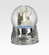 A beautiful white swan is framed by an idyllic winter scene as snow falls and the melody of Swan Lake plays.Intricately detailed silverplate base6.5HElegantly packaged for gift-giving and storageImported