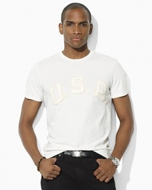 A trim-fitting cotton jersey T-shirt embraces both comfort and classic vintage style with a tonal USA patch at the chest.