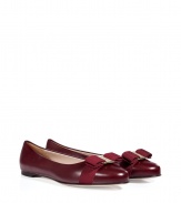 Add classic sophistication to your daytime look with these must-have flats from Salvatore Ferragamo - Classic ballet flat with logo-detailed front grosgrain bow detail - Style with a full skirt and blouse or cropped trousers and a button down