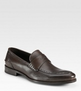 Slip-on leather loafer with embroidered signature logo detail.Leather upperPadded insoleLeather soleMade in Italy