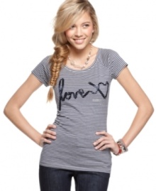 Tommy Girl's casual tee is perfect for a day of play. Pair it with your fave casual jeans for an ultra-comfy outfit!