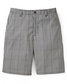 Keep things comfortable and smart with these cool golf shorts from Travis Mathew.