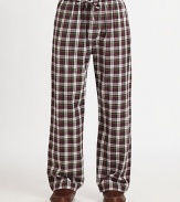 Take a well-deserved breather each and every weekend and pair this comfortable lounge pant set in pure brushed cotton flannel.Elastic waistbandInseam, about 31CottonMachine washImported