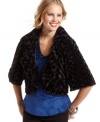 Bring high-end elegance to your night-out look with Sequin Hearts' supremely plush, three-quarter sleeve shrug.