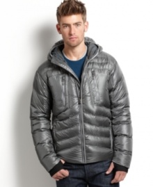 With a shiny modern look and ultra warm construction, this Marmot down jacket will heat-up your winter wardrobe.