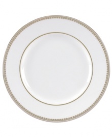 Inspired by the intricate ribbons of lace that adorn Vera Wang dresses, this gold lace border melds with a delicate floral design to form a pattern on this collection of dinnerware and dishes that is both exquisitely detailed and elegantly timeless.