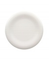 Make a chic style statement with the Dune Lines dinner plates from Villeroy & Boch. The distinctive, free-form shape, soft lines and ribbed surface combine for truly modern elegance. An imperfect glaze conveys natural grace.