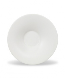 A smooth slice of pure white, this saucer makes a perfect pair with the New Wave Espresso Cup. With sleek, artful shapes, this dinnerware and dishes collection from Villeroy & Boch helps make any meal extraordinary.