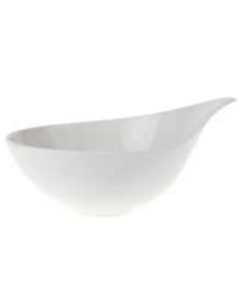 Reshape modern tables with the Flow cereal bowl from Villeroy & Boch. A fluid, asymmetrical design in white fine china offers unconventional elegance for every meal and occasion.