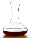 Beautifully rendered and carefully crafted, this decanter is sure become a staple in your bar collection. An elegant way to serve wine, the carafe is ideal to accompany a savory meal or  to share your favorite vintage.