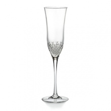 Alana Essence is a classic four-piece stemware suite; contemporary in its clarity and silhouette with just a taste of the venerable Alana diamond cuts at the base of each bowl. The fusion of this classic pattern with today's trends in crystal creates an exciting new stemware entry that will charm both the Waterford loyalist and brides to be. Waterford Crystal proudly announces that Alana Essence is dishwasher safe.