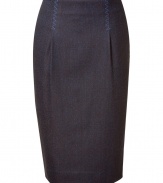 Luxurious pencil skirt in a brown and blue stretch wool and cashmere  - Particularly comfortable, thanks to the stretch content - Classic slim pencil cut, with the new, high waist - Serious knee length - Decorative stitching and two springy pleats - Your figure just pops, never have you ever worn a skirt that molds such curves and makes you look so totally slender at the same time - In the office with a blazer and blouse, for evening with a tunic and sandals