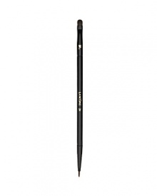 This versatile dual-ended brush is the ideal partner to all eye shadows and gel eyeliners. Designed with two sides for portability and convenience: the sleek tip applies shadow and gel eyeliner precisely and evenly to the perimeter of the eye, while the tapered, flat rounded side perfectly smudges shadow or gel eyeliner for a smoky, softly lined look.