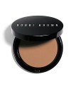 This silky-smooth bronzer adds a healthy, sun-kissed glow to any complexion - instantly giving your skin the look of a natural tan. Bobbi suggests using Bronzing Powder year round to get that healthy glow. Choose the shade that works best for your skin tone. Natural is ideal for light complexions with pink undertones. For best application, Bobbi recommends the Bronzer Brush (sold separately).