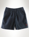 Essential cotton twill short.