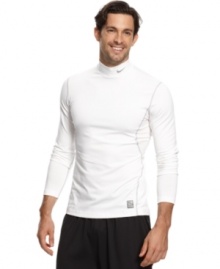 The competition's got nothing on you when you're sporting this Nike fitted performance shirt designed for optimum range of motion.