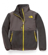 The Denali jacket has a timeless sporty style, bringing surprising warmth and comfort to your little guys' look.